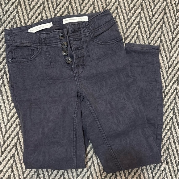 High rise skinny Jean size 25 anthropology black with floral design - Picture 1 of 3